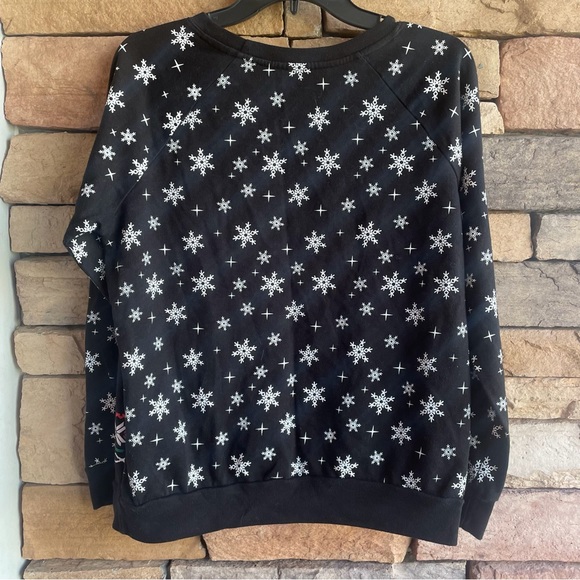 Peanuts black print Christmas “Wake Me Up For Presents” sweatshirt Large - Picture 5 of 13